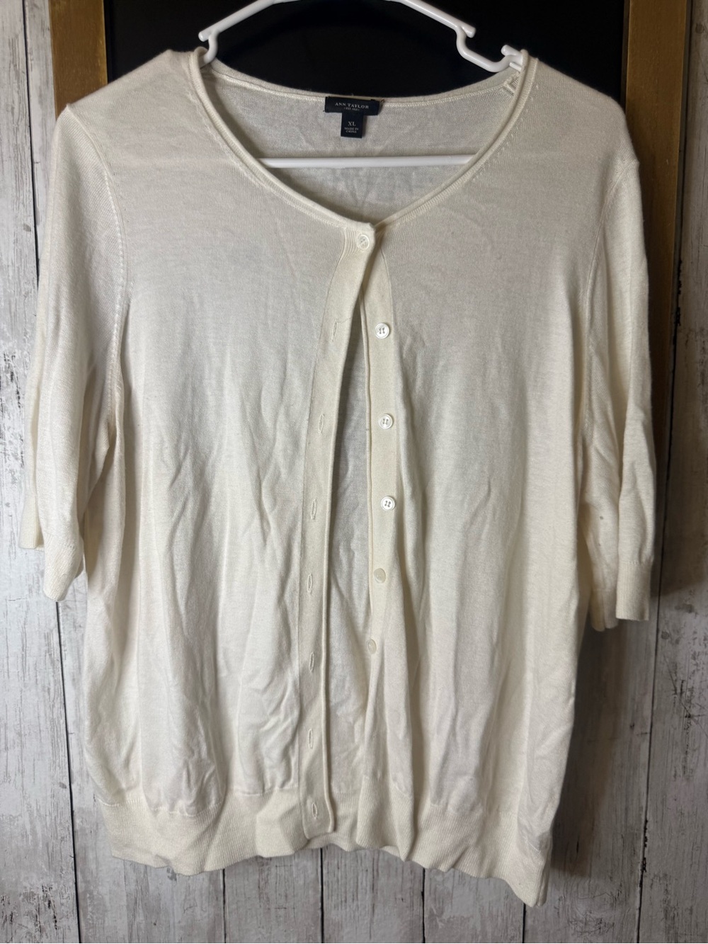 Women’s Ann Taylor Rayon Cashmere Blend Button down st sleeve cream XL cardigan